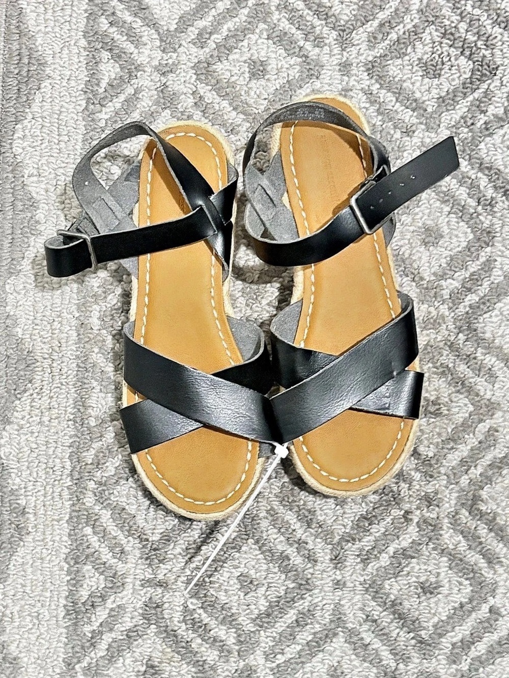 Amazon Essentials Black Crisscross Ankle Strap Espadrille Platform Sandals Black